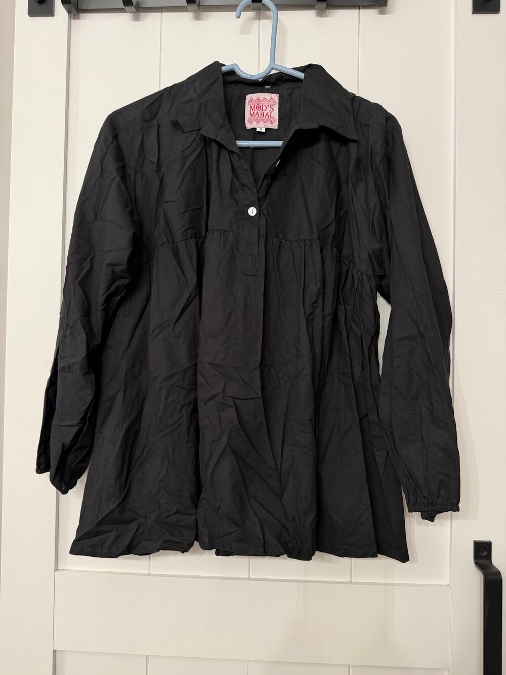 Mod’s Mahal Swinger Top new with tag black poet’s top in sz small